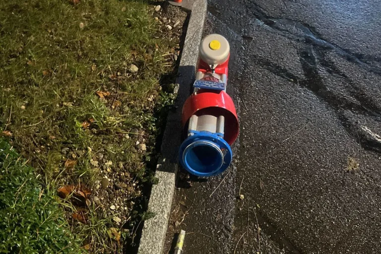 Bettlach SO - Hydranten umgefahren und vom Unfallort geflüchtet