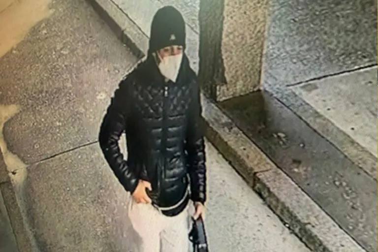 Fahndung nach Raubüberfall auf Trafik in Wien