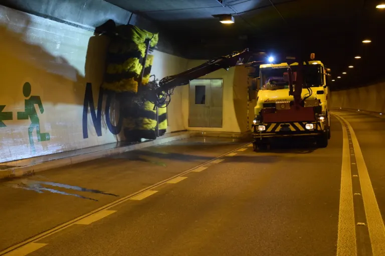 Flüelen UR – Nachtsperrungen im Umfahrungstunnel