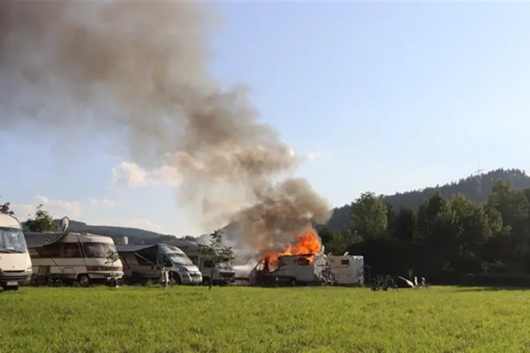 Pünderich - Wohnmobil in Brand geraten
