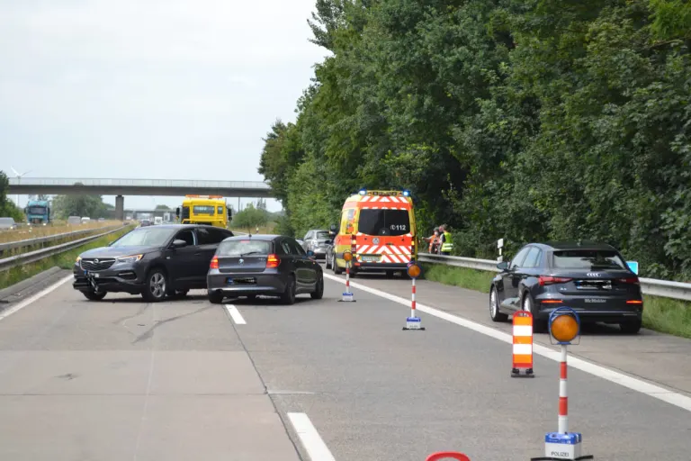 A29 Oldenburg – 2 Verkehrsunfälle infolge Staubildung auf der A29