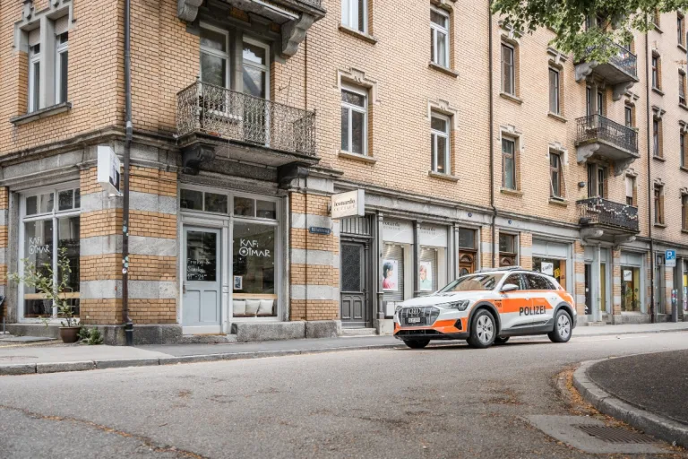 Stadt St. Gallen - Mann bedroht Polizisten