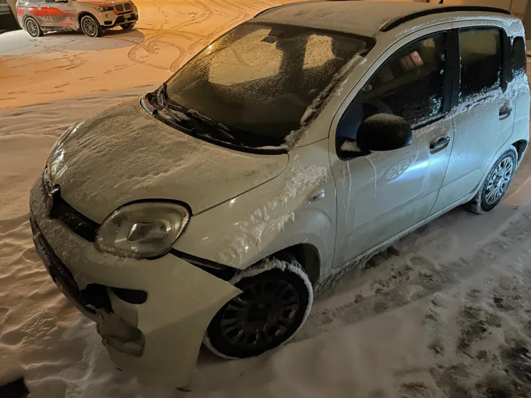 Schachen bei Herisau AR – Auf schneebedeckter Strasse verunfallt