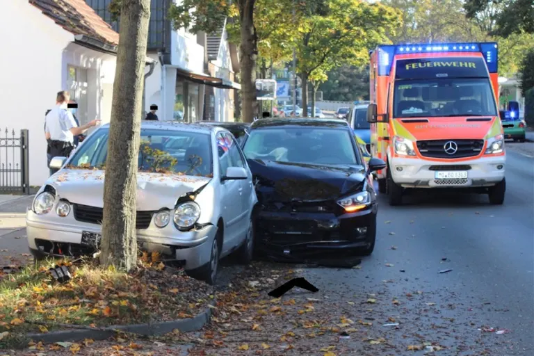 Bad Oeynhausen – Auffahrunfall auf der Eidinghausener Straße fordert schwer verletzte Person