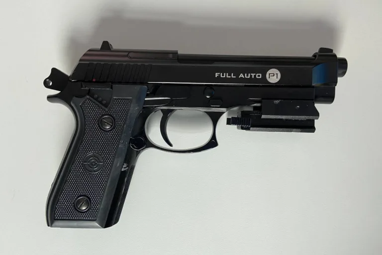 Weisenheim am Sand: Bewaffneter Fußgänger in Polizeikontrolle