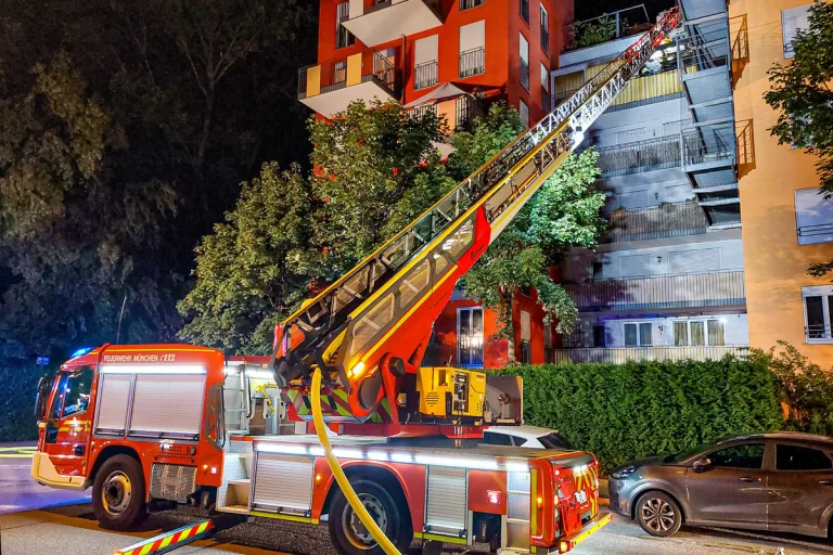 Ramersdorf BY - Wohnungsbrand mit einem Todesopfer