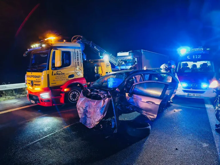 A70 Oberhaid – Geisterfahrer verursacht schweren Unfall mit Absicht
