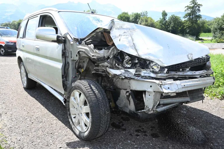 Buchs SG - Unfall unter Alkoholeinfluss verursacht 