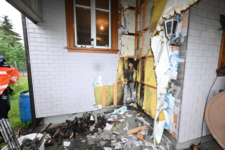 Gossau SG – Hoher Schaden nach Fassadenbrand bei Mehrfamilienhaus