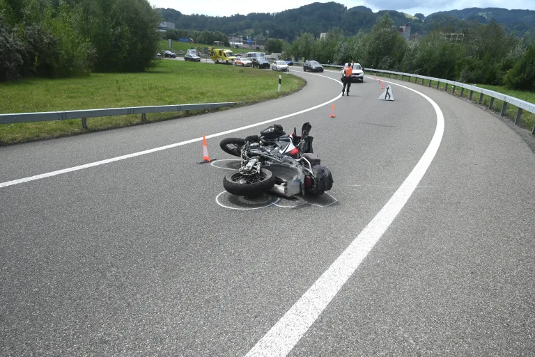 St. Margrethen SG – Töfffahrer bei Selbstunfall schwer verletzt