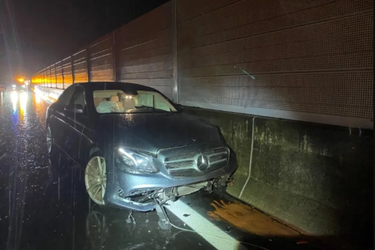Baar ZG - Neulenker verunfallt auf der Autobahn