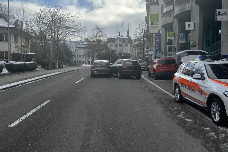 Herisau AR – Unfall zwischen zwei Autos