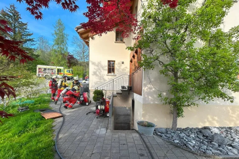 Wernetshausen ZH – Rega nach Brand im Einsatz 