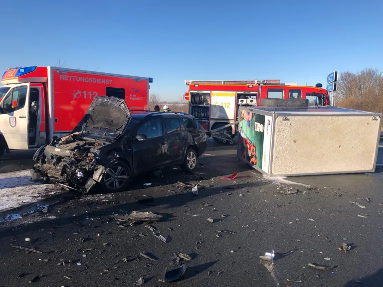 Borchen – 2 Verletzte nach Vorfahrtmissachtung