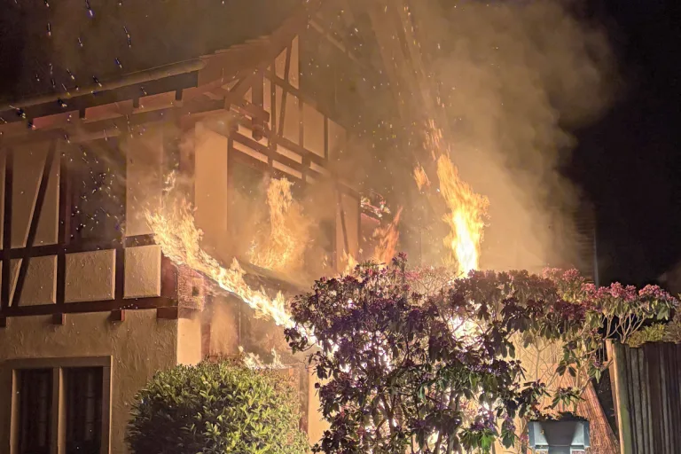 Roggwil TG – Brand beschädigt Mehrfamilienhaus schwer