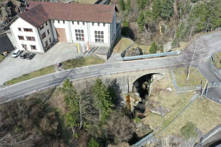 Instandsetzungsarbeiten der Reussbrücke Pfaffensprung 