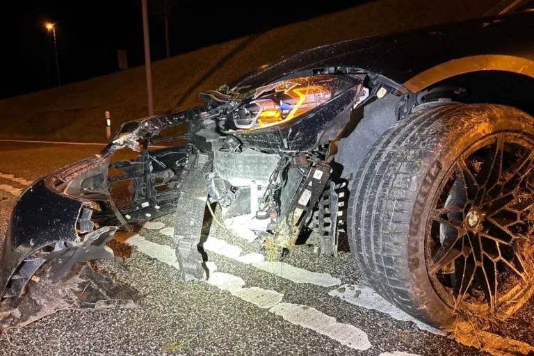 Oberwil-Lieli AG - Gegen eine Tunnelwand geprallt - Lenker verletzt 