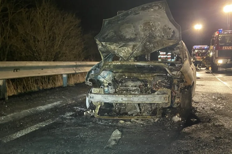 Fahrzeugbrand auf der A 65 bei Neustadt/ Wstr. RP 