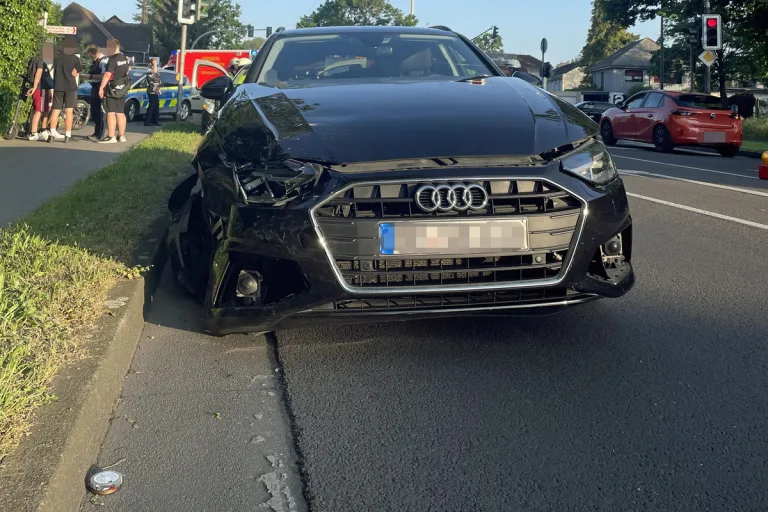Heftige Frontalkollision in Langenfeld