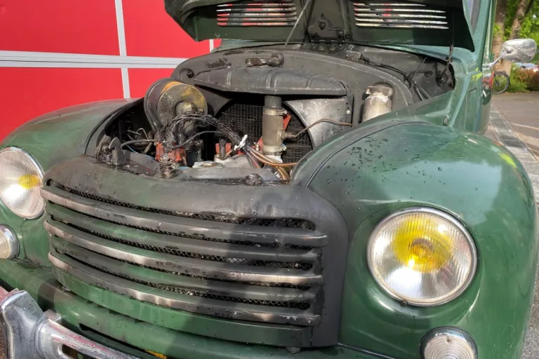 Kreuzlingen TG - Oldtimer gerät in Brand