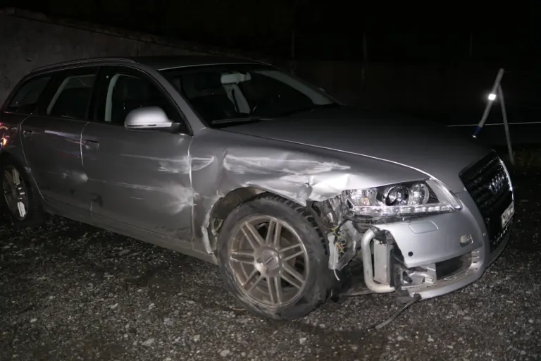 Unfall Obstalden GL - Totalschaden auf der Strecke nach Filzbach