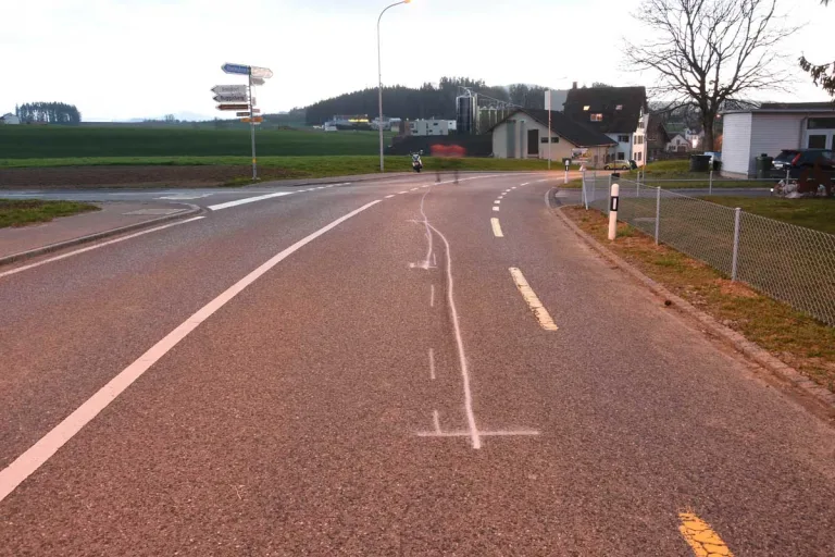 Lömmenschwil SG - Motorradfahrer verletzt