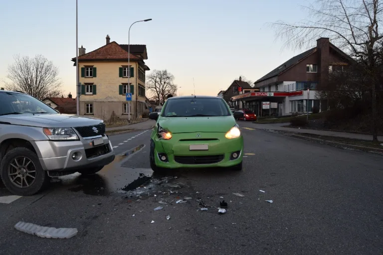 Grub AR - Zwei Personenwagen in Unfall verwickelt
