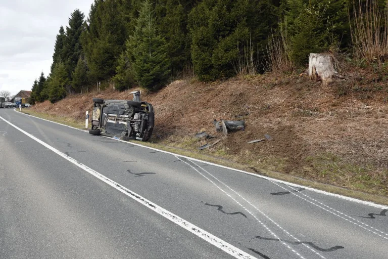Rothenburg LU - 23-Jährige verunfallt mit dem Auto