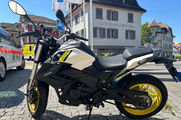 Kirchberg SG - Motorradfahrerin nach Unfall im Spital