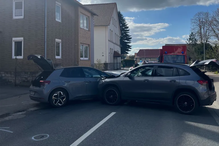 Bad Salzdetfurth – Drei Schwerverletzte nach Unfall