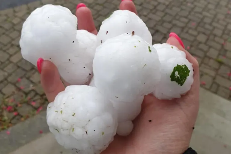 Alarmstufe - Unwetterartige Gewitter ab dem Mittag!