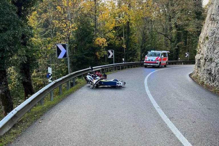 Seewen SO - Motorradlenker nach Unfall verletzt im Spital