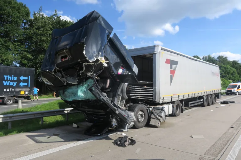 Unfall A1 Emstek – Fünf Personen verletzt bei Auffahrunfall