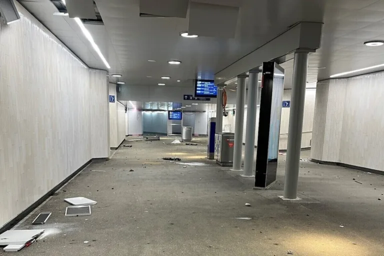 Winterthur ZH - Gewalttätige Ausschreitungen nach Cup-Spiel 