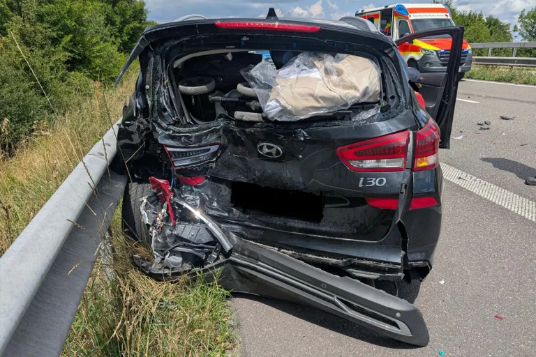 A65 Landau RP – Vier verletzte Personen bei Unfall von Transporter mit Pkw