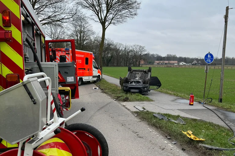 Rheurdt – Unfall von zwei Autos mit Überschlag