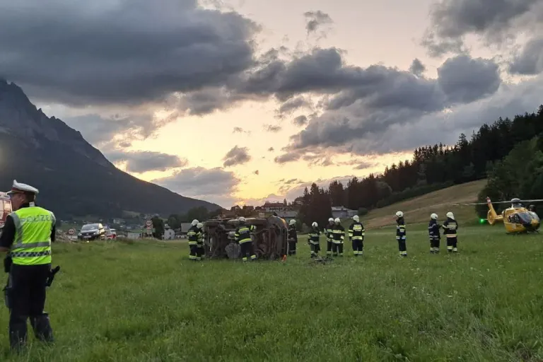 Mitterberg-St.Martin – Alkolenker überschlägt sich bei Unfall