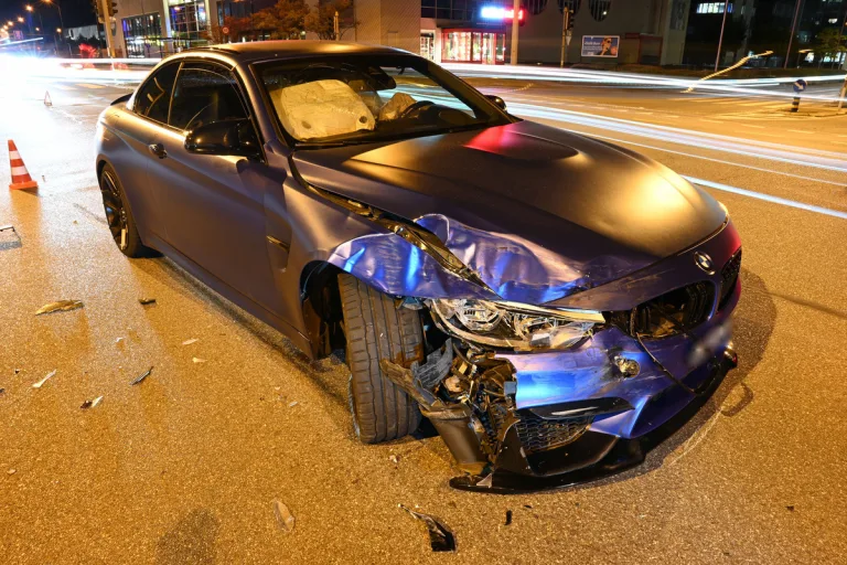 Dierikon LU – Hoher Sachschaden nach Abbiegeunfall