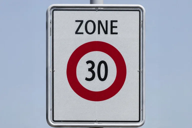 Kanton Neuenburg – Tempo 60 in 30er-Zone bei Schulwegkontrollen