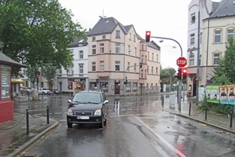 Ratingen – Kind auf Fußgängerfurt angefahren und schwer verletzt