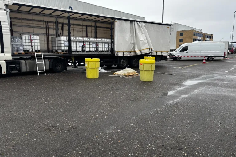 Thayngen SH – Chemikalien bei Transport ausgelaufen