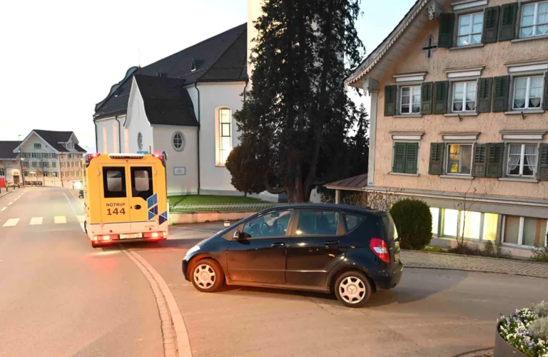 Andwil SG – Auto erfasst Fußgängerin