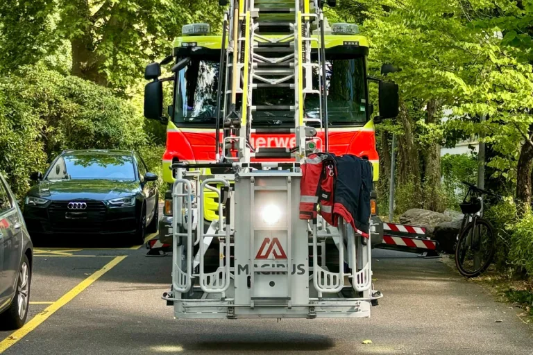 Kreis 1 Zürich ZH – Brand eines Akku beschäftigt Feuerwehr