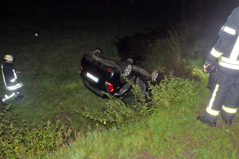 Radevormwald – Mit Auto überschlagen