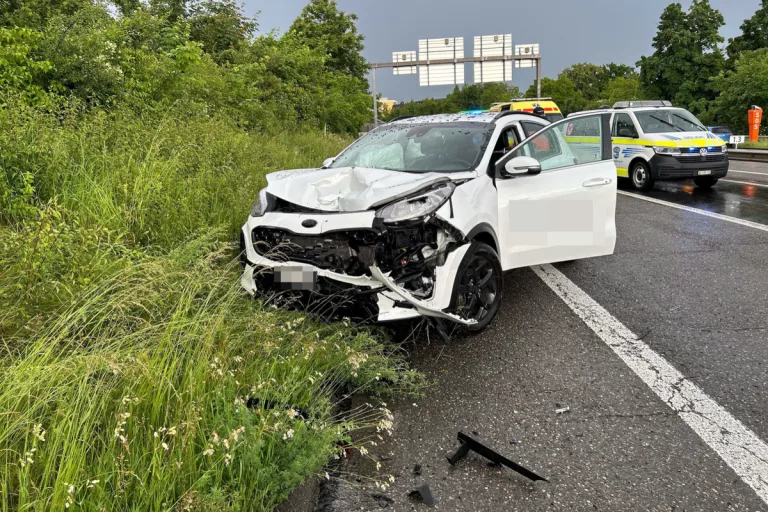 Unfall in Buchs AG - Stockenden Verkehr zu spät bemerkt 