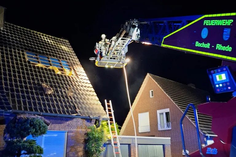 Bocholt NW – Brand eines Zimmers im Dachgeschoss