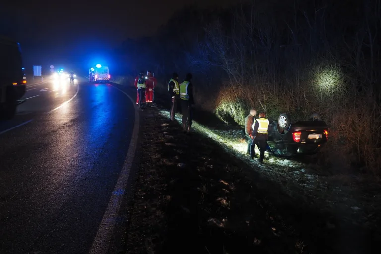 Biedermannsdorf – Auto überschlägt sich bei Unfall 
