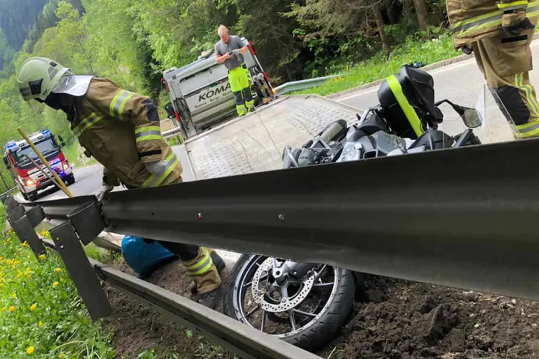 Pogusch - Schwerer Unfall zwischen PKW und Motorrad