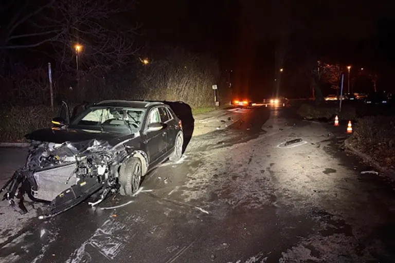 Iserlohn NW – Illegales Autorennen endet in Unfall