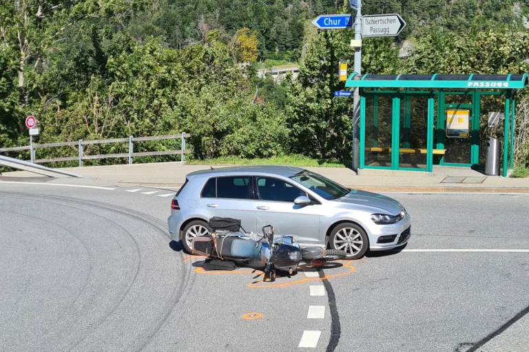 Chur GR – Motorradfahrer bei Kollision mit einem Personenwagen verletzt
